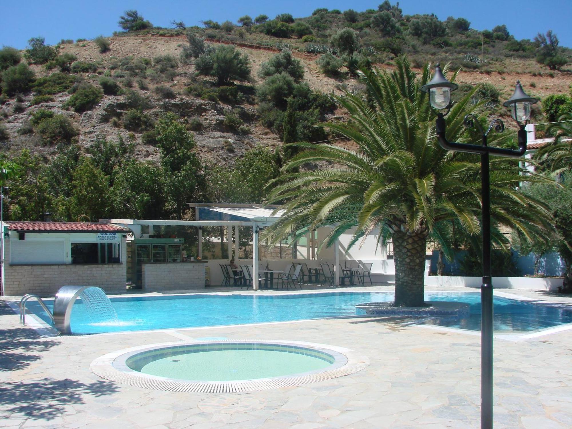Hotel Neos Ikaros à Agia Galini Extérieur photo