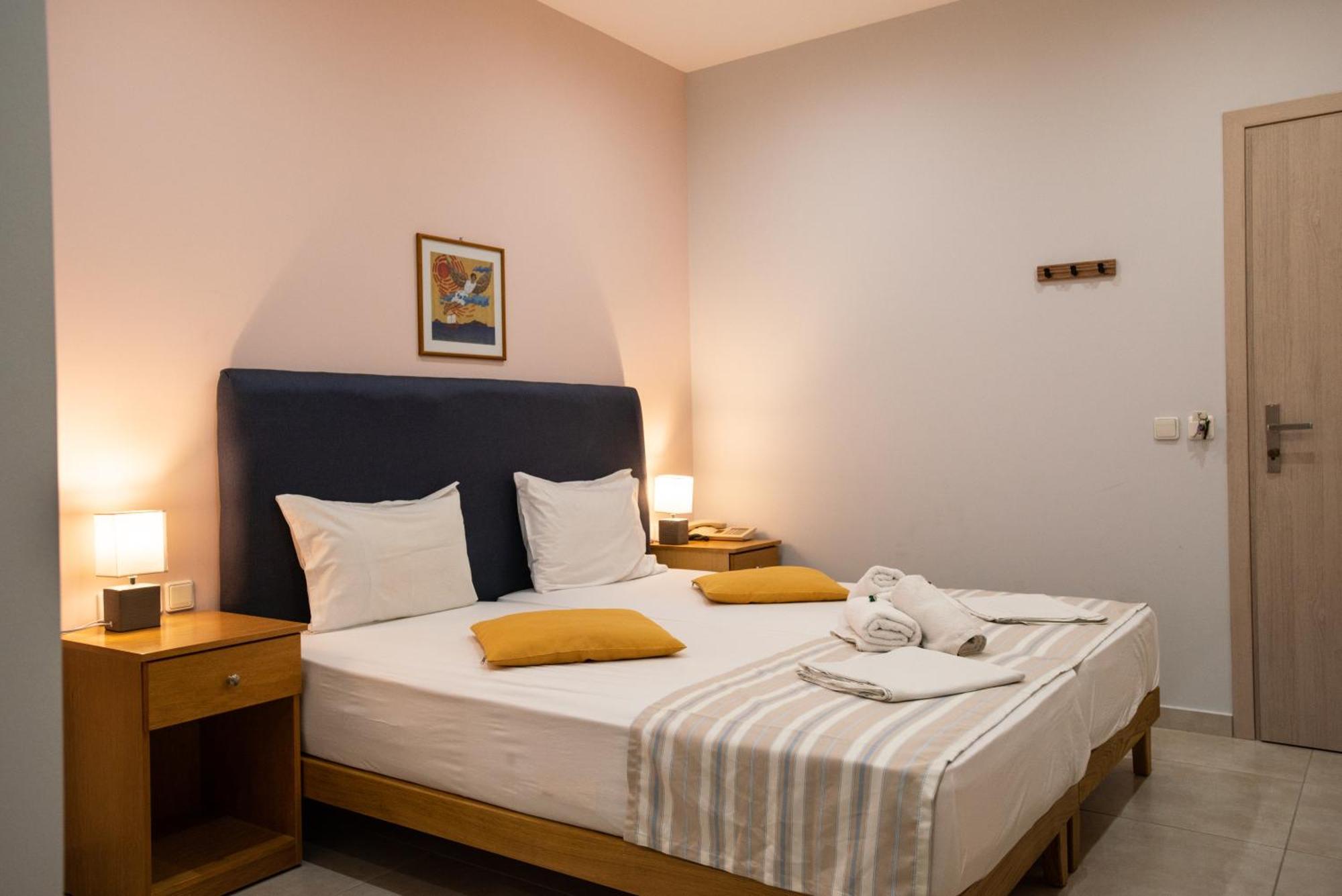 Hotel Neos Ikaros à Agia Galini Extérieur photo