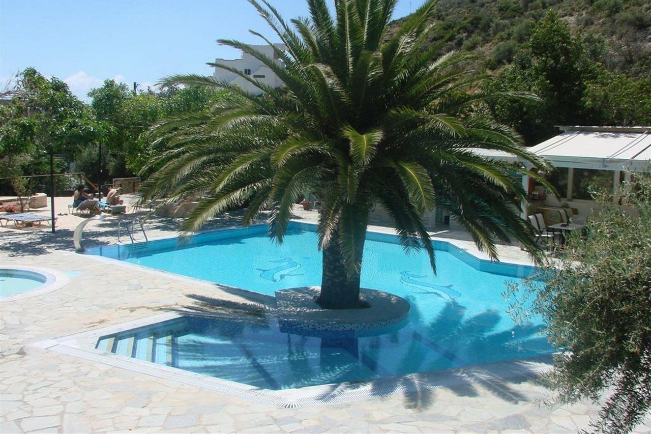 Hotel Neos Ikaros à Agia Galini Extérieur photo