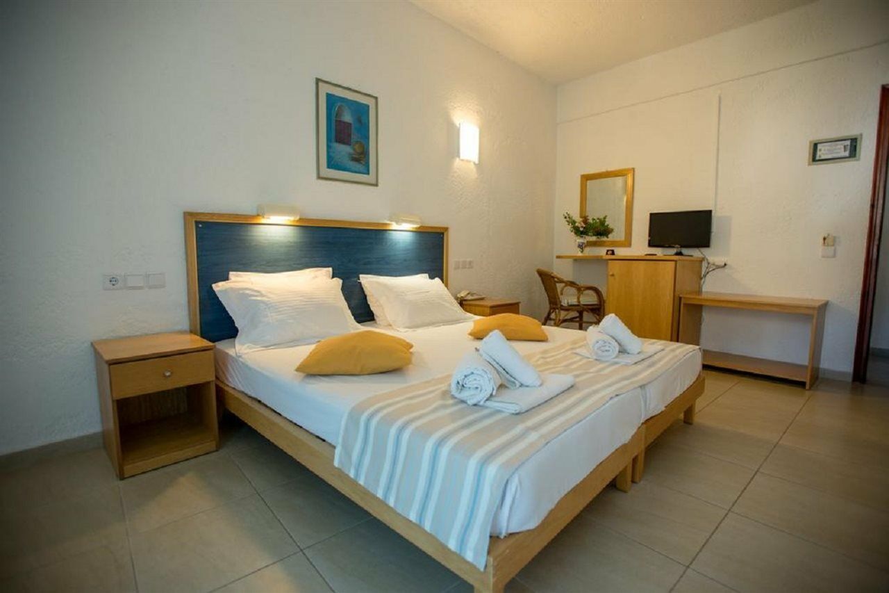 Hotel Neos Ikaros à Agia Galini Extérieur photo